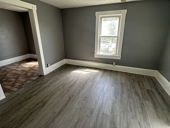 5th image of 6011 Lansing Ave