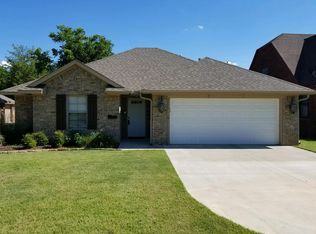 808 E Cypress, Altus, OK 73521