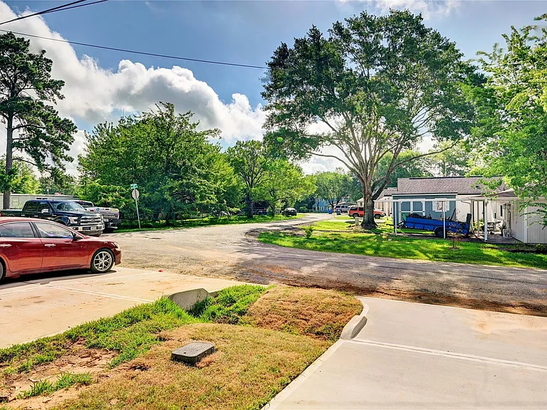 8695 Sassafras St — Photo 24