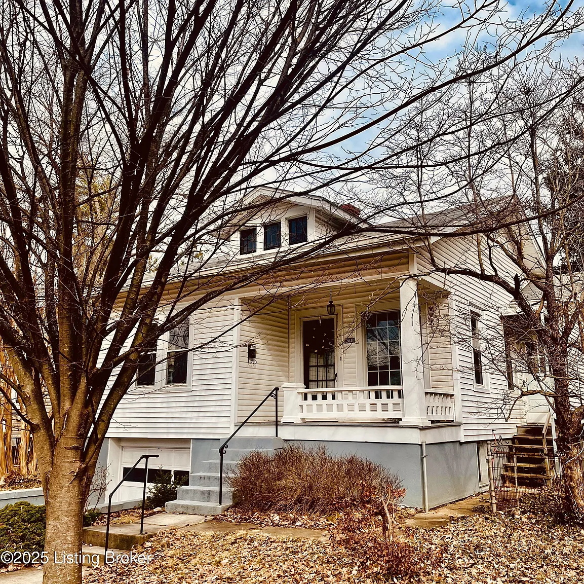 2611 Rowland Ave photo 1