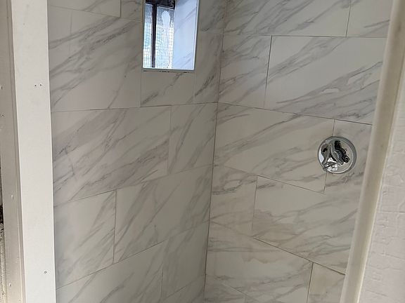 2nd image of 15 6th St #2