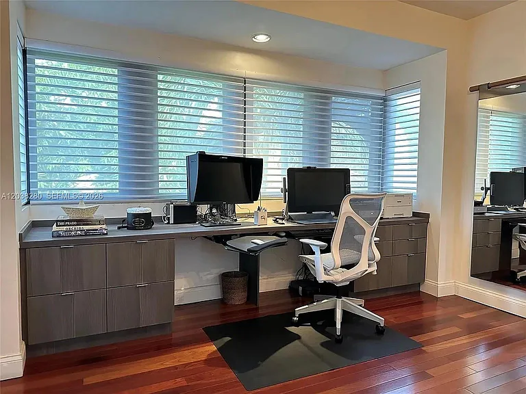 455 Amalfi Ave — Photo 18