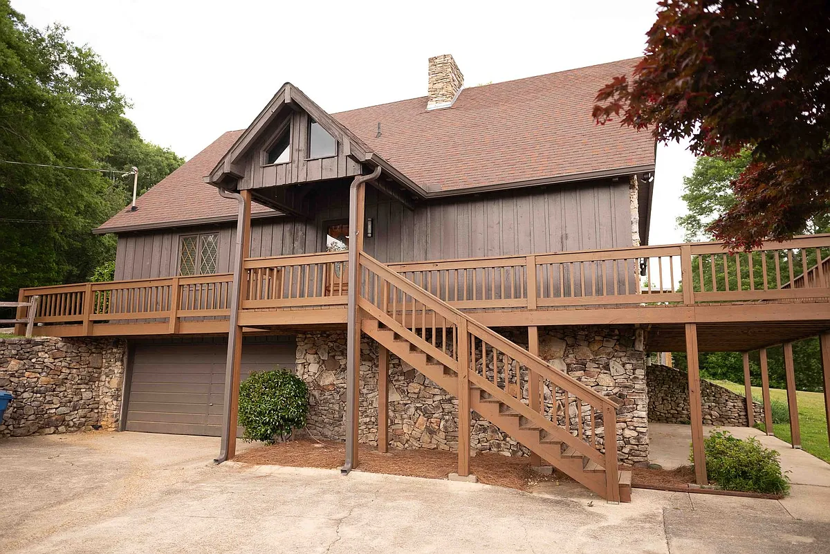 Building Photo - 418 Riverton Dr