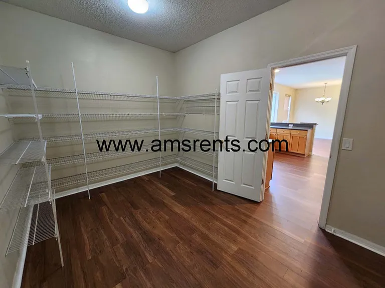 4036 Meadowlark Dr — Photo 17