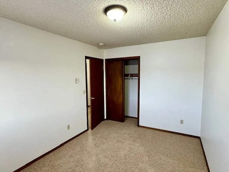 1605 W Koch St — Photo 26