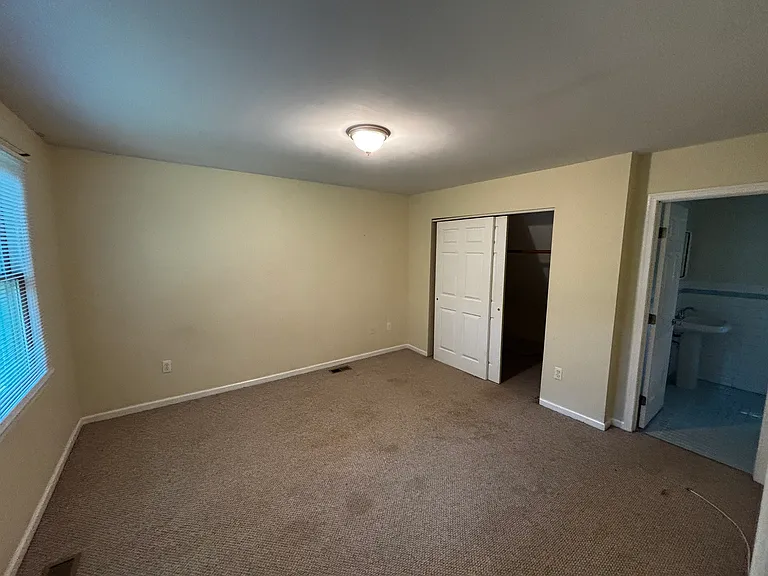 11503 Belair Rd — Photo 12