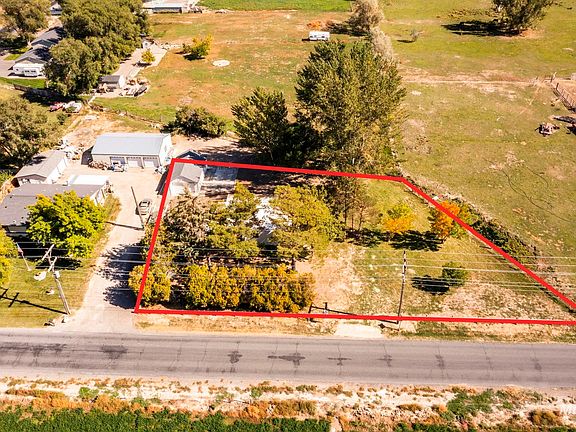 5th image of 151 Grandview Dr S