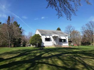 3103 Lakeview Dr, Suamico, WI 54173
