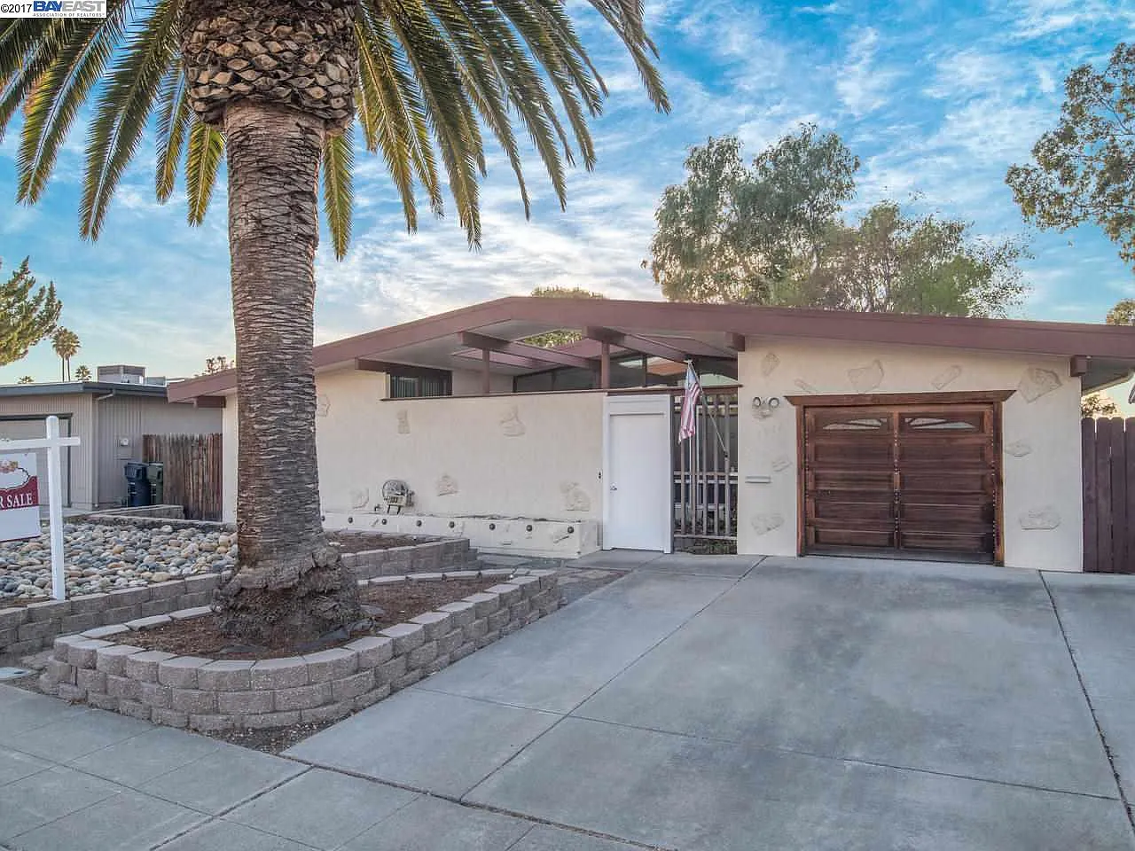 1532 Heather Ln photo 1