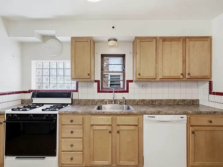 1146 Moorlands Dr #A — Photo 10