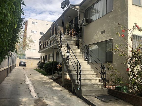 2nd image of 1446 N Martel Ave APT 1