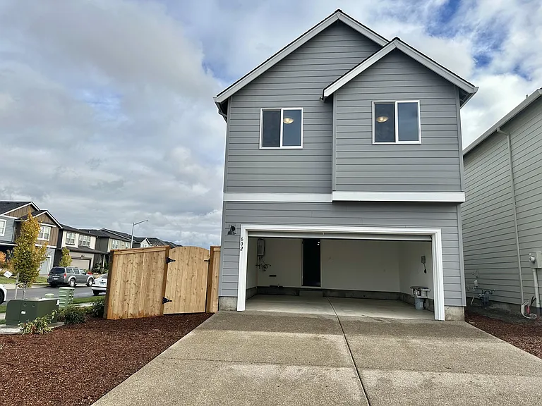 602 Pickering Ln — Photo 17