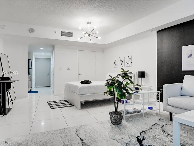 1750 N Bayshore #2507 — Photo 2