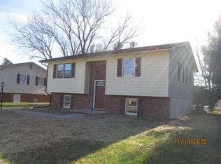 1636 Stuart St, Waynesboro, VA 22980