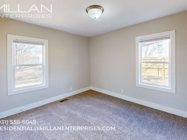 1003 Lincoln St — Photo 9
