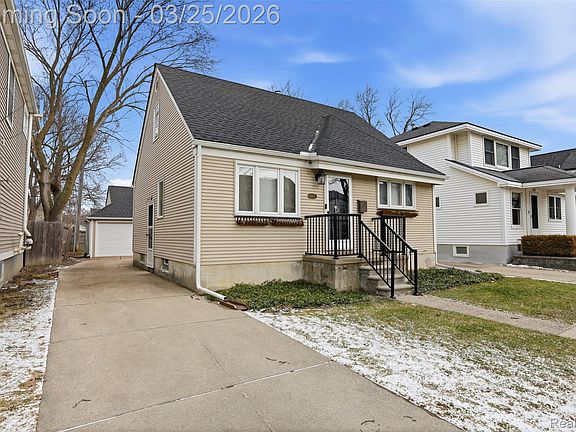 4th image of 1267 Webster St