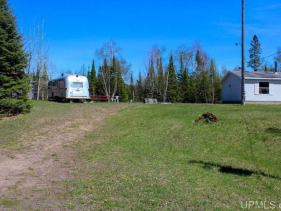 3rd image of 3914 Cedar Bay Rd