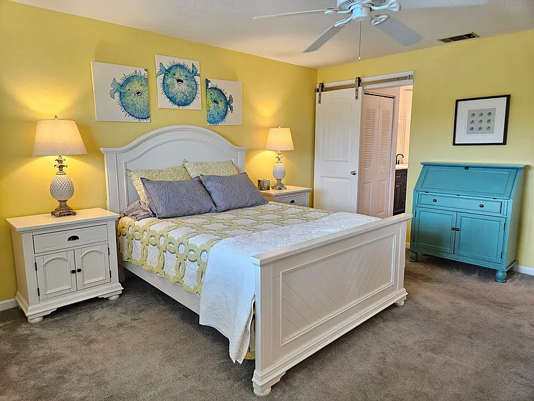 340 Three Lakes Ln #F — Photo 32
