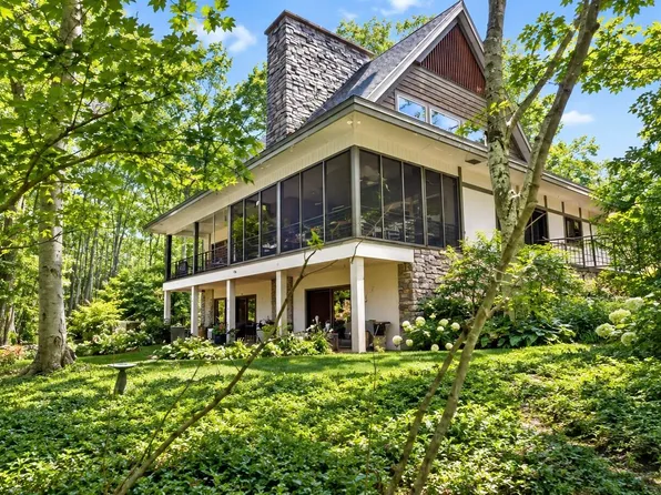 7043 Sand Dune Dr, Sawyer, MI 49125