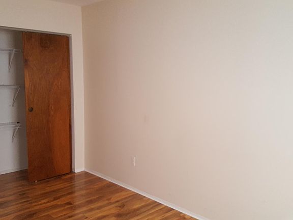 4th image of 571 Stewart Ave