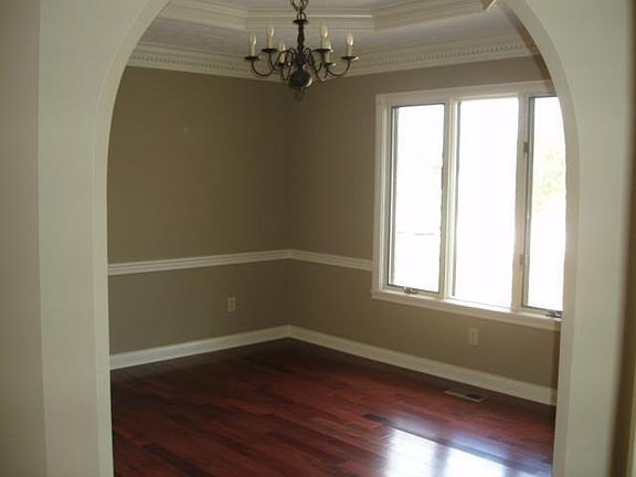 3rd image of 550 N Shakespeare Dr