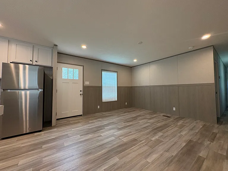 690 Rose Blvd — Photo 26