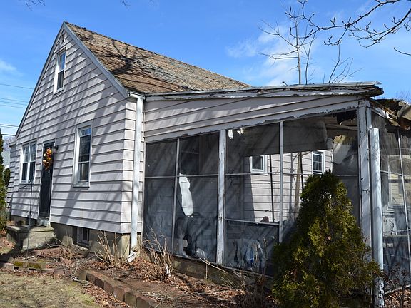 5th image of 131 Newton St