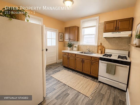 3rd image of 253 Rosemar St #1