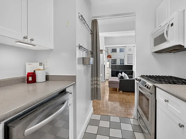 88 Greenwich St #403 — Photo 4