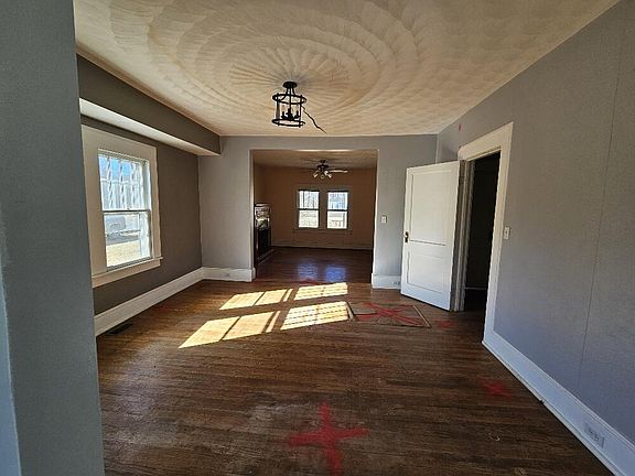 2nd image of 460 Morewood Rd