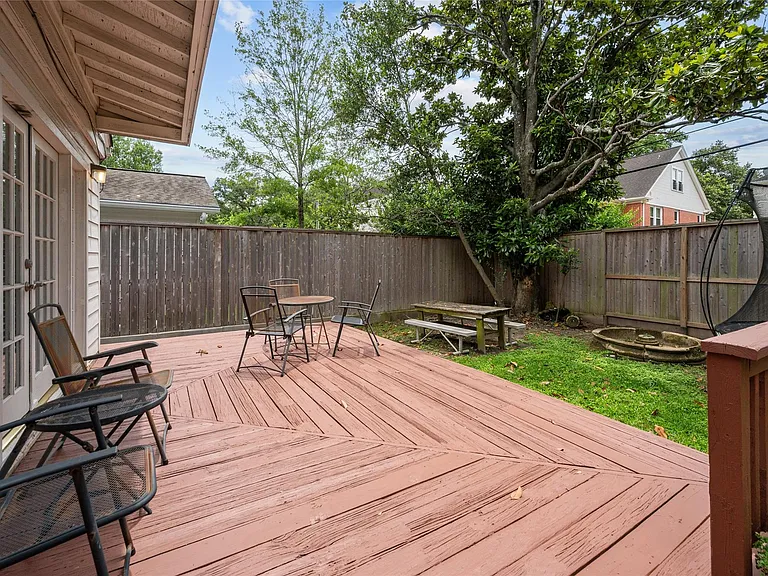 2311 Addison Rd — Photo 38