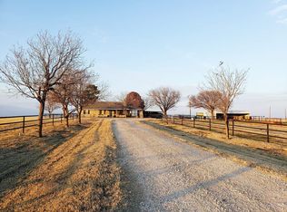 656 Schlabs Ln, Scotland, TX 76379