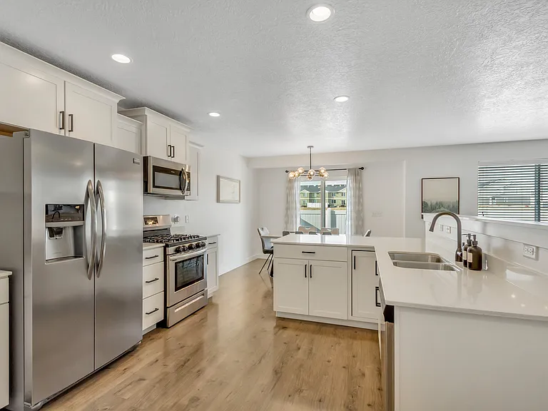 427 S Sunland Way — Photo 3