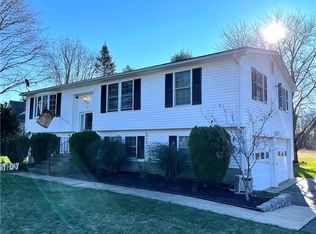 11 Reservoir Rd, Cumberland, RI 02864