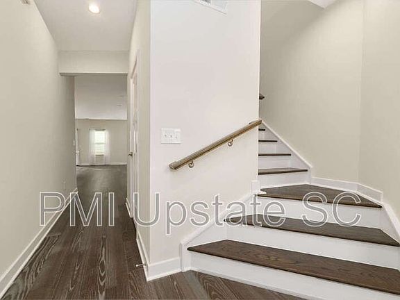 5th image of 13 Eagle Field Ln