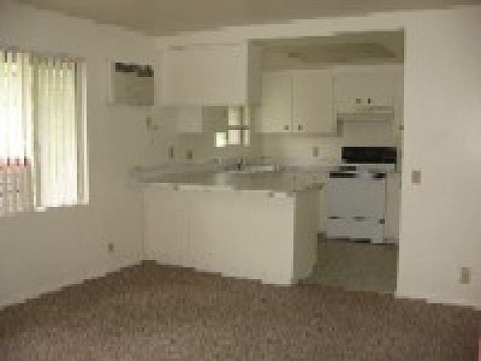 2nd image of 1625 Robinson St #B
