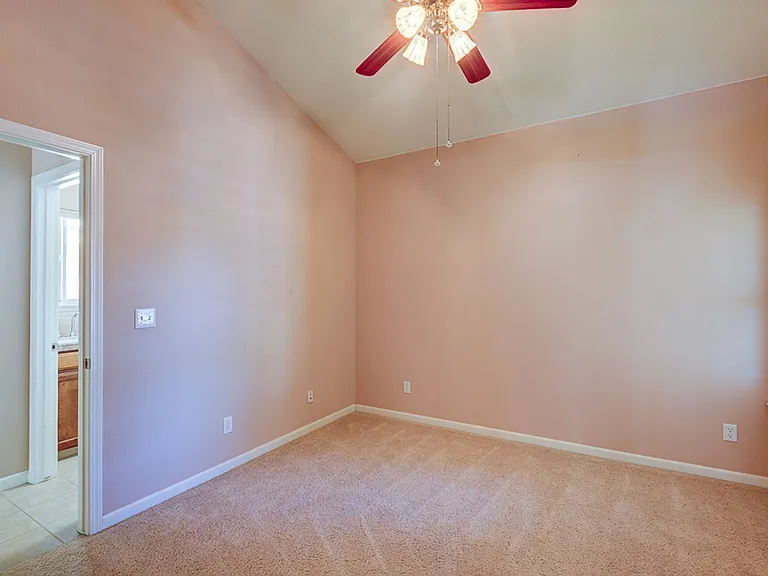 1927 N Karen Ave — Photo 13
