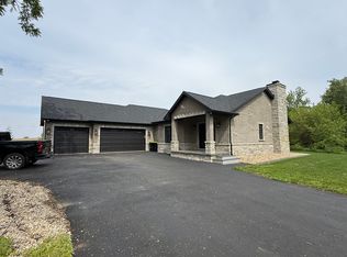 7803 Waynesville Rd, Wapella, IL 61777
