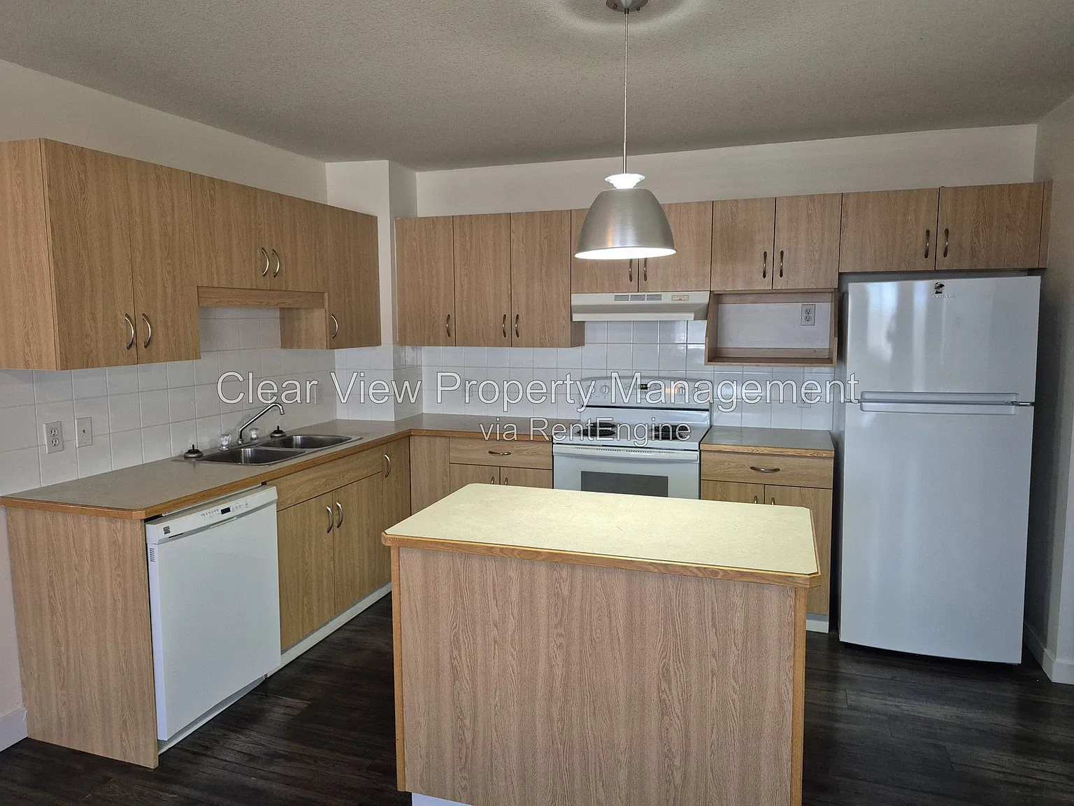3 bed, 2.0 bath, 1200 sqft, $1,949 — Photo 4