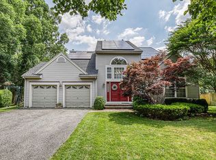 5 Mistaire Pl, Howell, NJ 07731