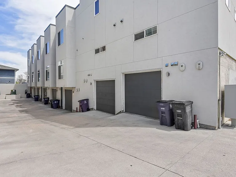 1551 W 43rd Ave — Photo 25