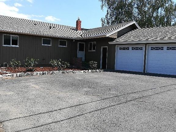 4th image of 313 Hillcrest Dr #A
