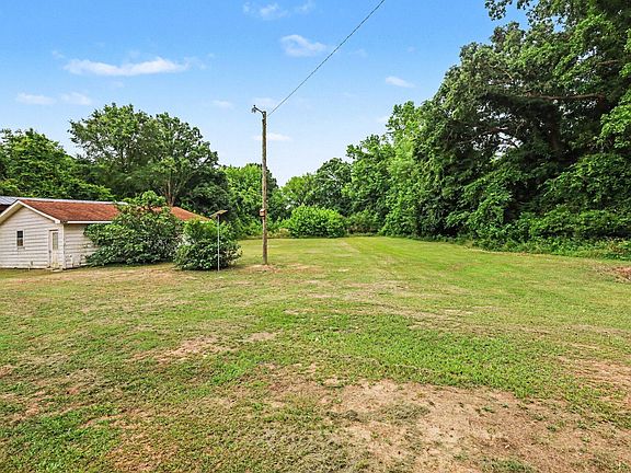 4th image of 977 Stevens Mill Rd