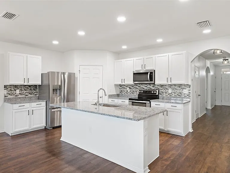 3945 River Bank Way — Photo 6