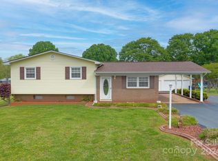 1603 2nd St NE, Conover, NC 28613