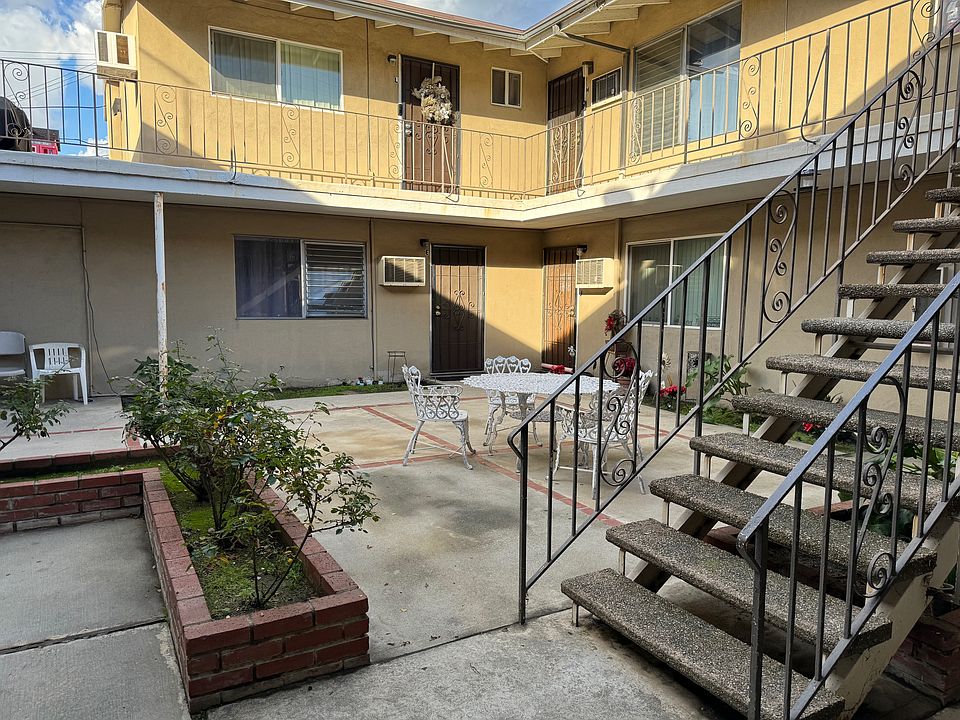court yard