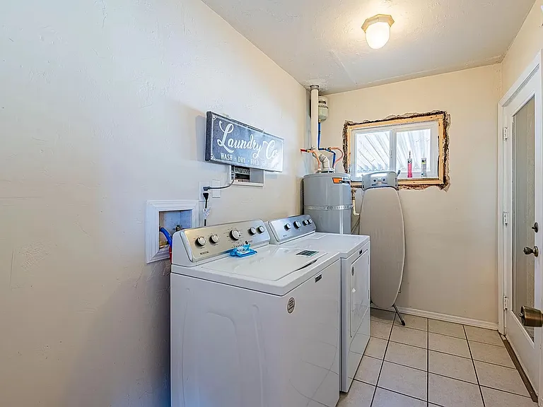312 Quincy St NE — Photo 14