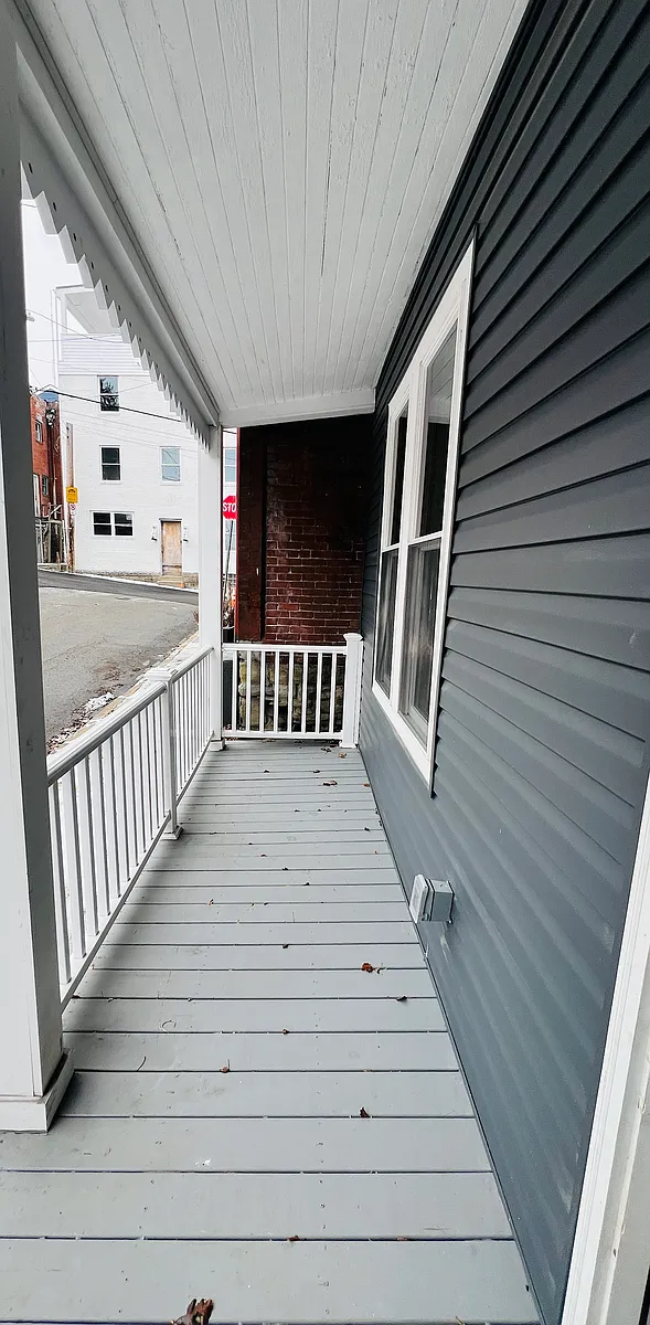 Front porch - 407 Armandale St