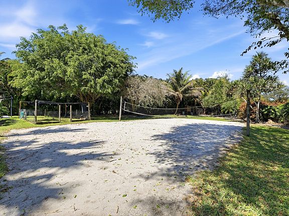 5th image of 8634 Sawpine Road