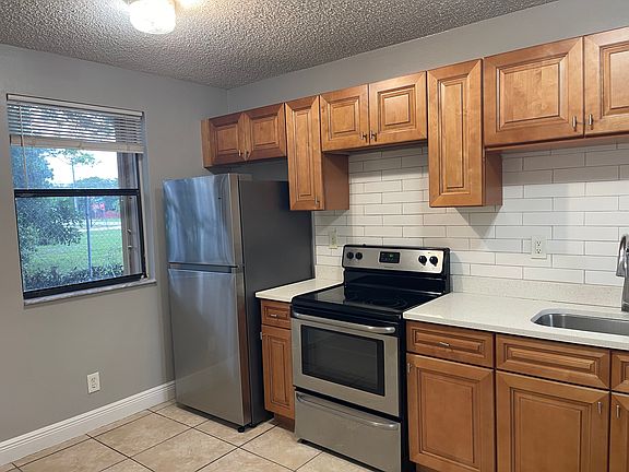 3rd image of 170 SE 3rd St #103